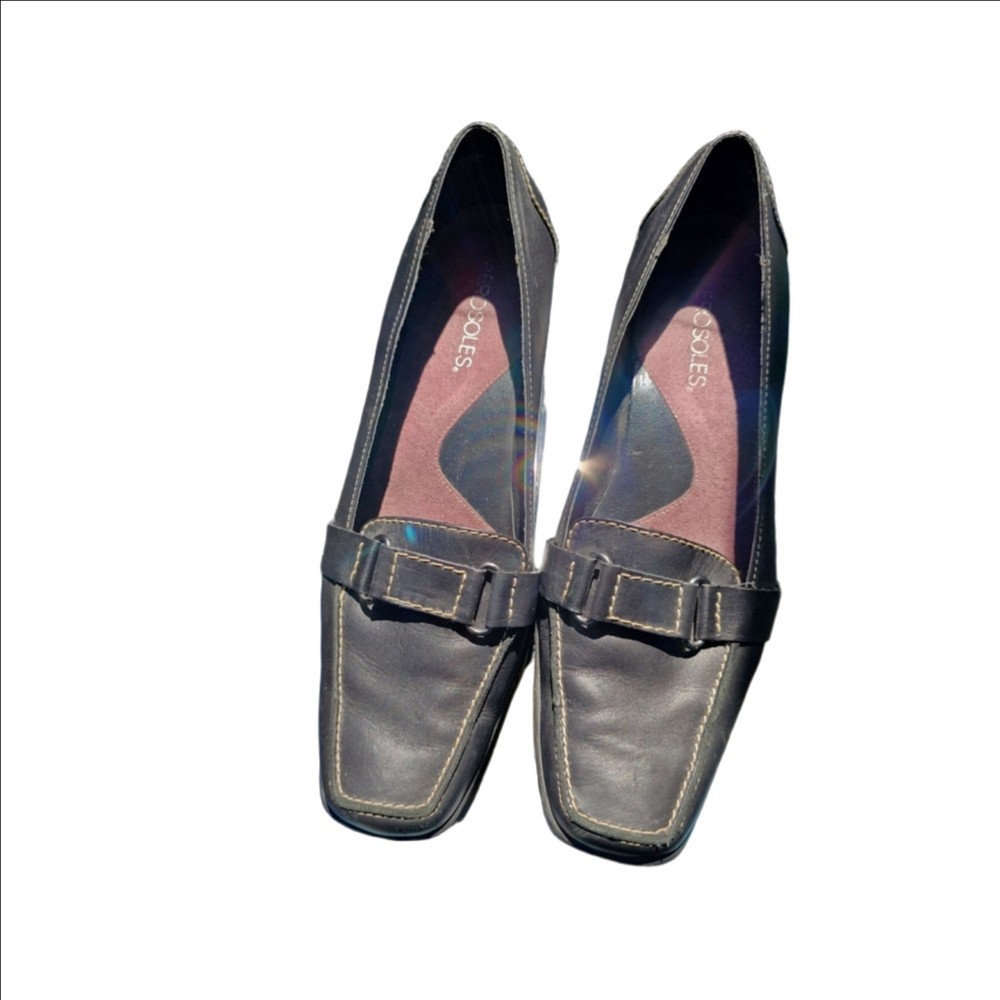 Aerosoles Black leather “Latch Box” comfort pump